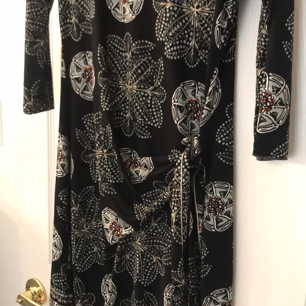 Dress - Picture 2 of 4